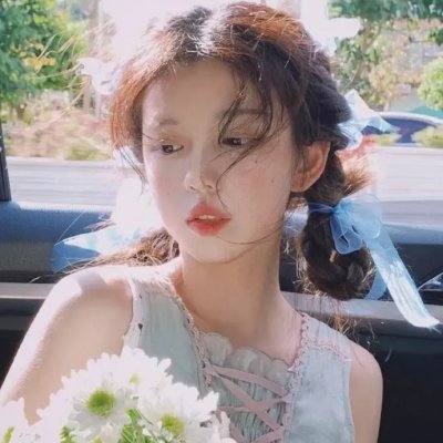 背背篓的网球少年